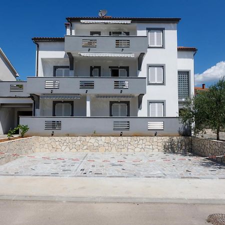 Apartments Lacic Krk Town Exterior photo