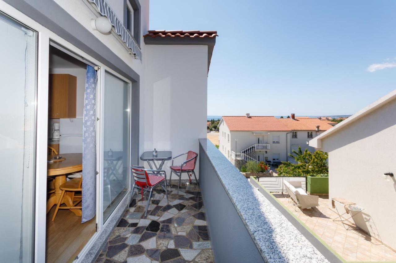 Apartments Lacic Krk Town Exterior photo