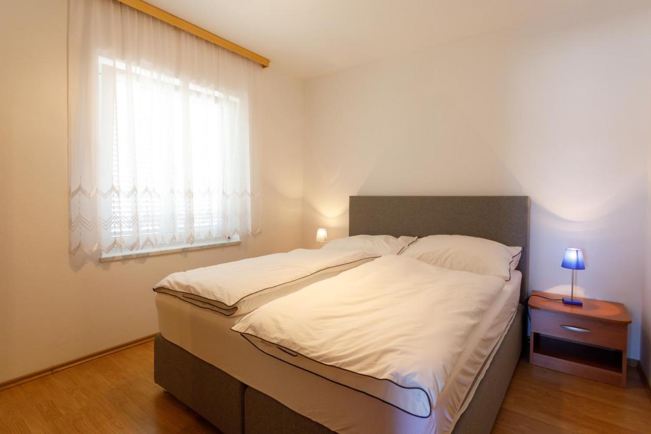 Apartments Lacic Krk Town Exterior photo